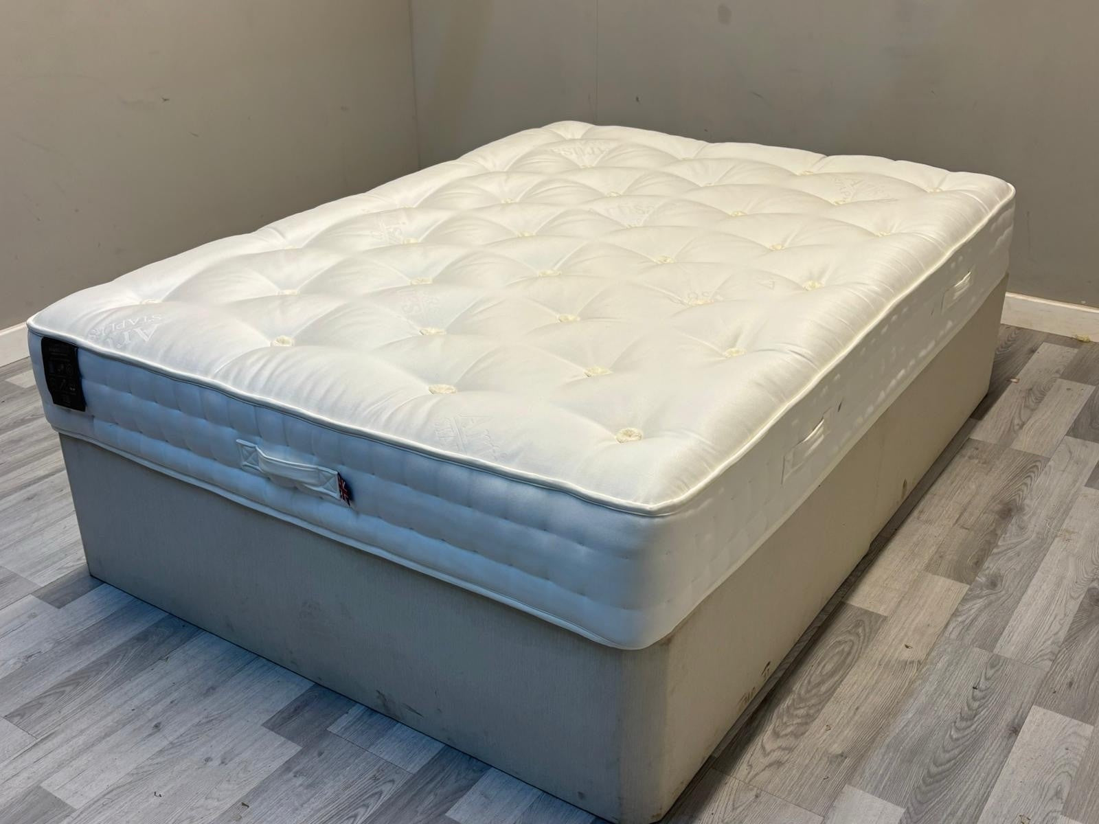 Staples and Co Artisan Splendour Mattress, 4ft 6 Double, Firm - RRP £1,199 - Home Furniture Interiors