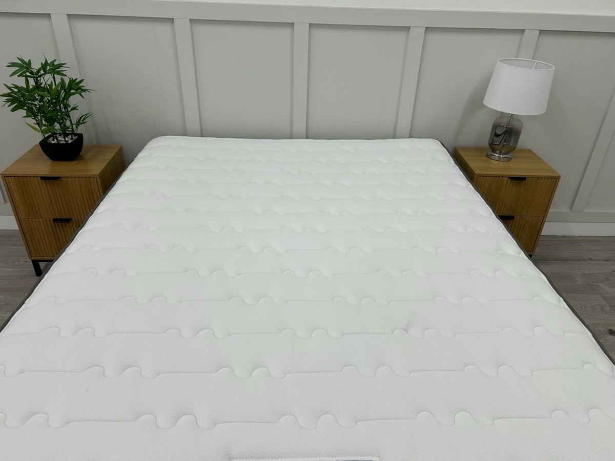 Silentnight Mircoil Pillow Top Mattress 5FT Kingsize  RRP £1099
