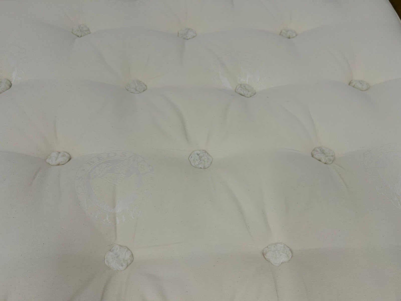 Hypnos Luxurious Earth 02 Mattress Small Double 4FT RRP £2299 Medium