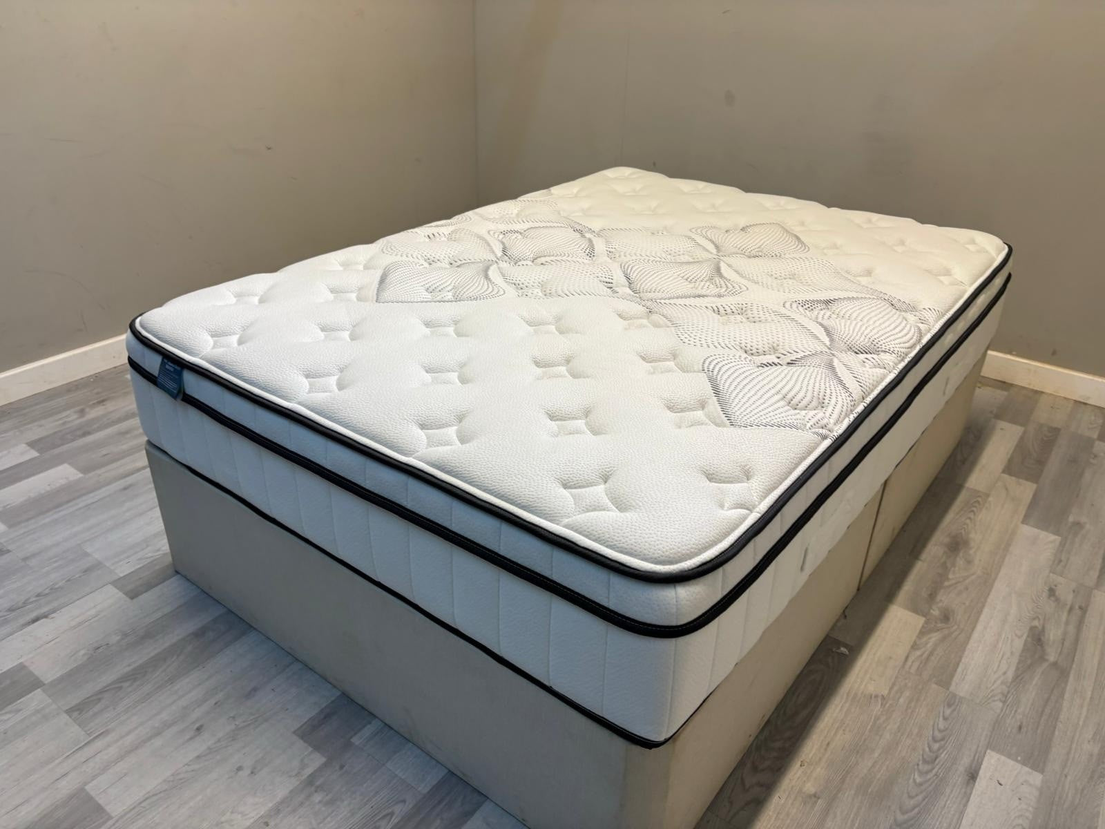 IGEL 3000i Nanotech 4FT 6 Double Plushtop Mattress Soft - RRP £1499 A - Home Furniture Interiors