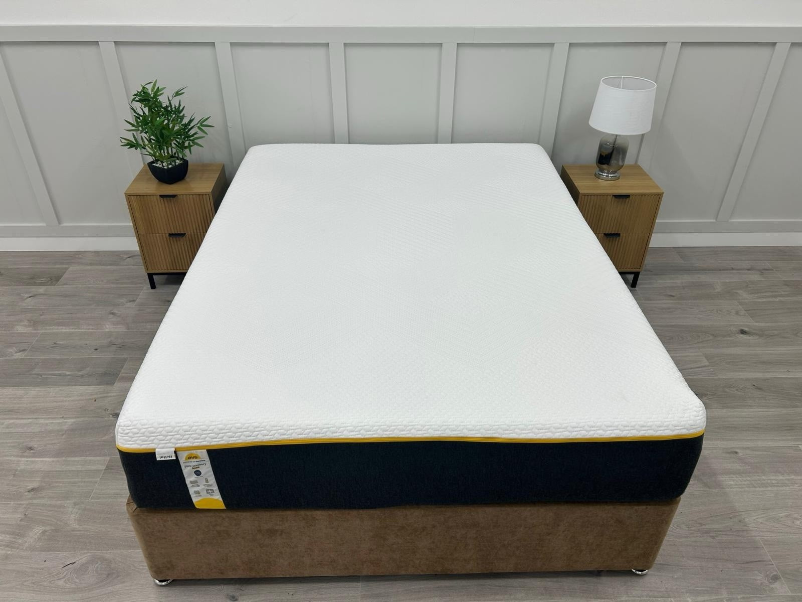 Eve pure memory luxe mattress 5FT Kingsize Medium RRP £1399
