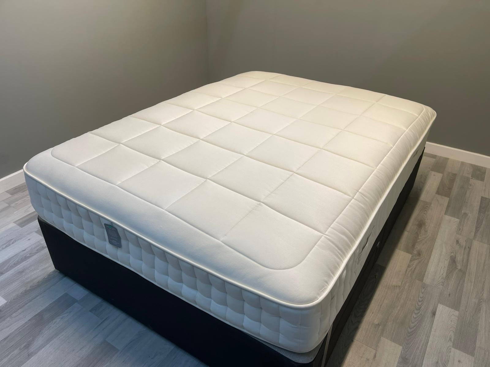 John Lewis Harrison Spinks 5FT Kingsize 6750 Pocket Spending Medium Tension - Home Furniture Interiors
