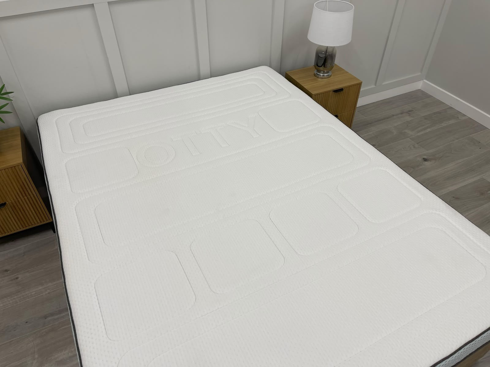 OTTY Bamboo Hybrid 5FT Kingsize Mattress RRP £749  Medium / Firm