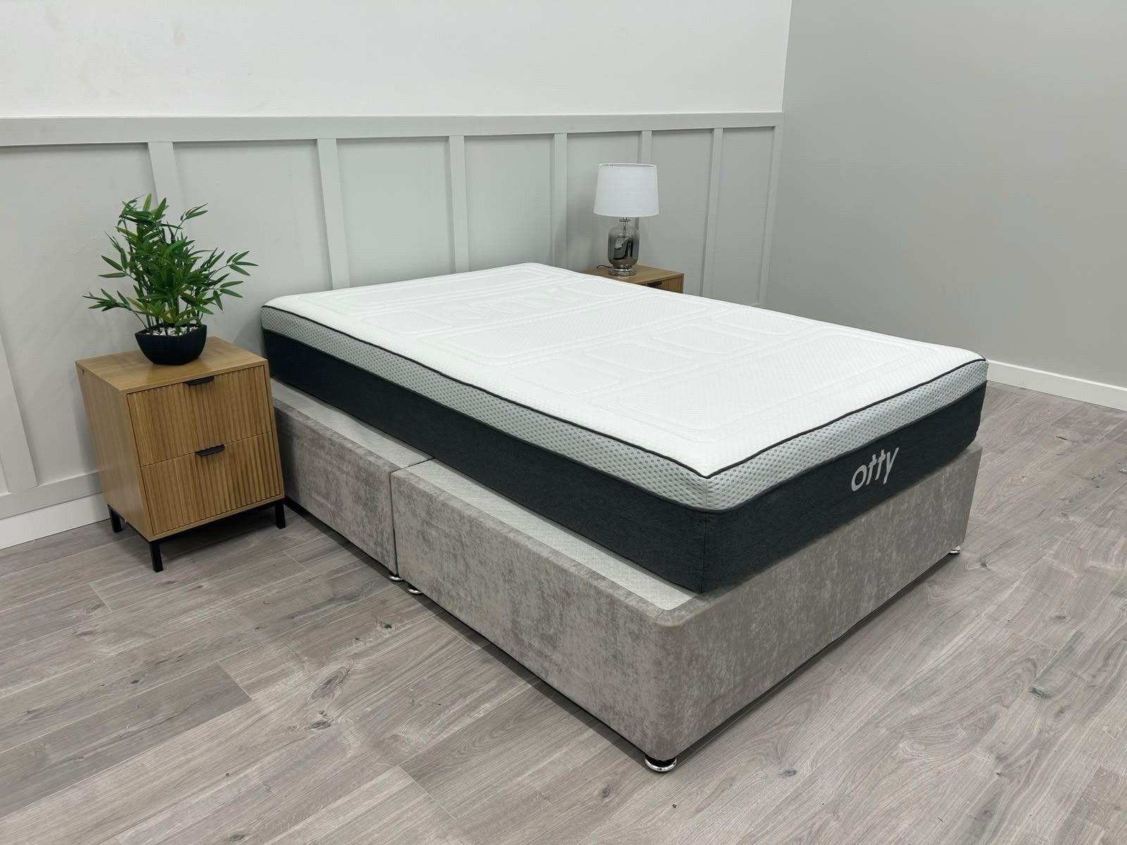 OTTY Bamboo Hybrid 4FT Small Double Mattress RRP £749  Medium / Firm