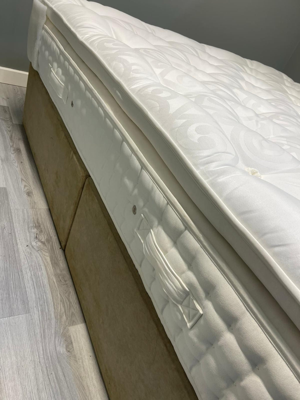 Staples and Co Artisan Opulence Mattress 6ft Superking - RRP £1899 Firm A - Home Furniture Interiors