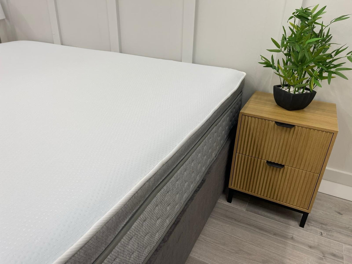 Dusk 4000 Pocket Hybrid 6FT Superking Mattress RRP £899