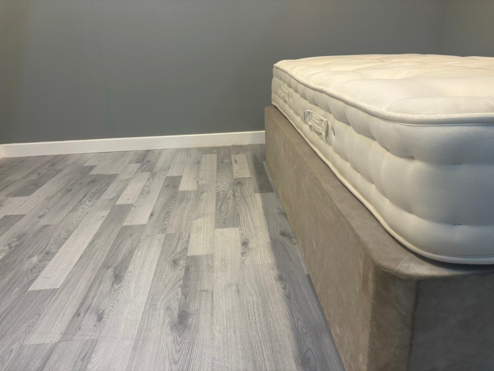 Hypnos Luxurious Earth 02 Single 3FT Medium Mattress £1699 A - Home Furniture Interiors