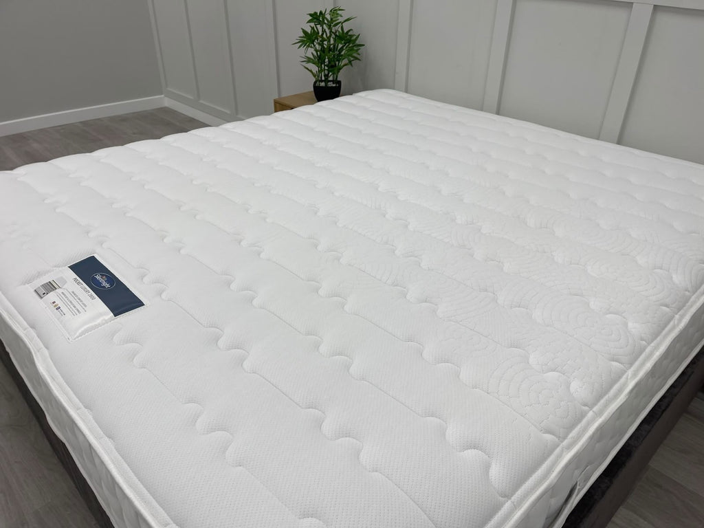 Silentnight 2800 Pocket Luxury Mattress 6FT Superking RRP £995