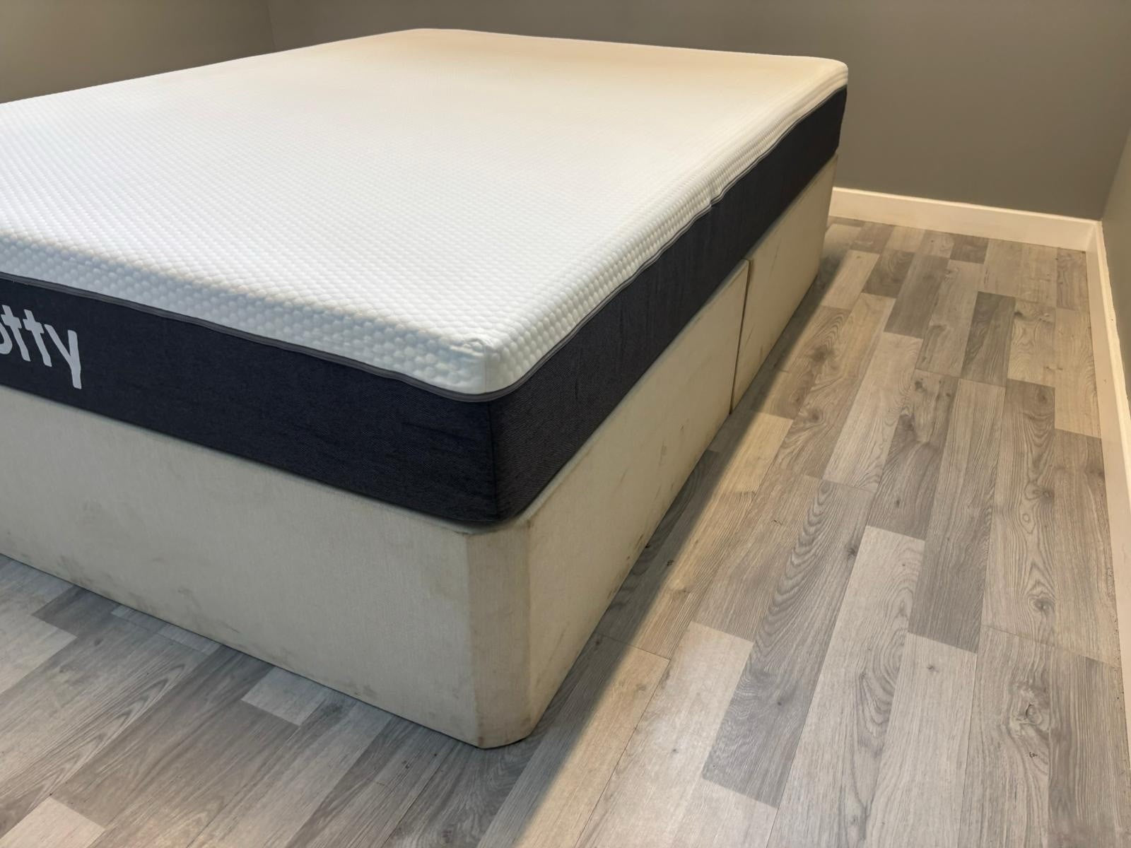 OTTY Hybrid Mattress 5FT Kingsize RRP £749 23cm Deep Medium / Firm