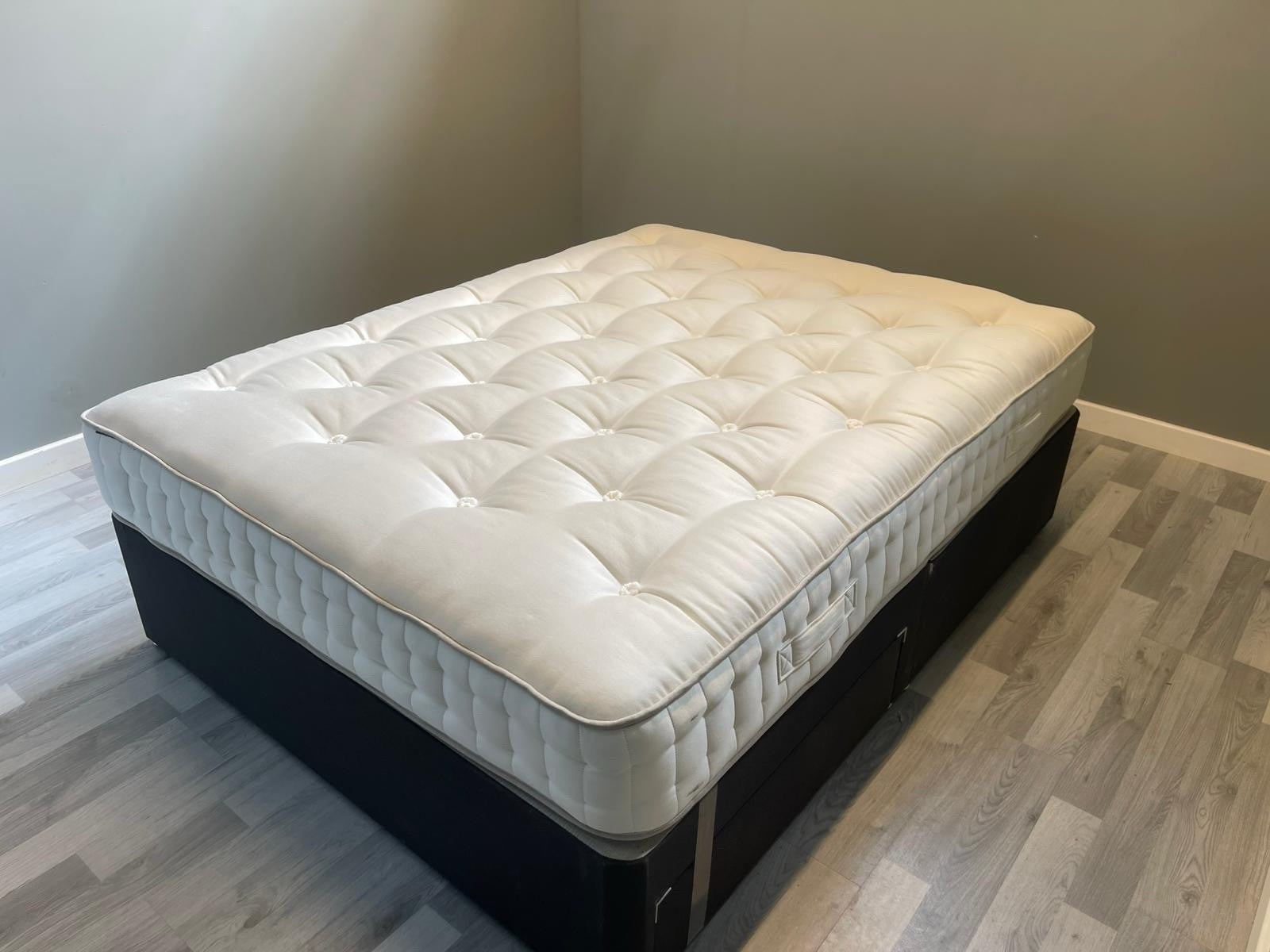 Harrison Spinks Pure Response Mattress 5FT Kingsize RRP £1399 - Home Furniture Interiors