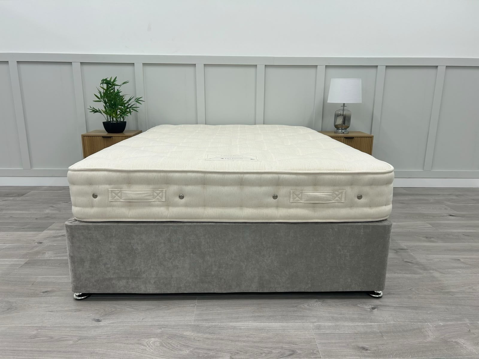 Hypnos Luxury Firm 01 Mattress 4FT 6 Double  RRP £1895