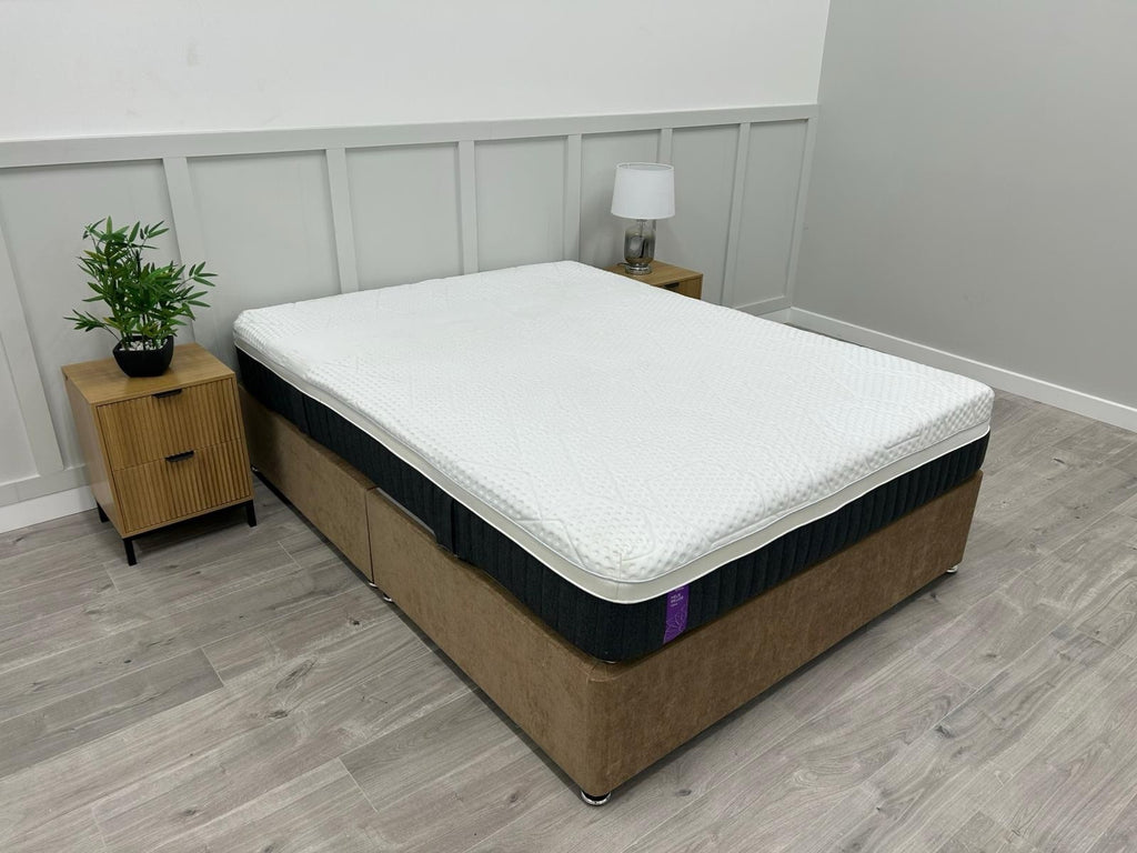 Emma Mattress Helix Hybrid Deluxe 4Ft 6 Double    RRP £1599
