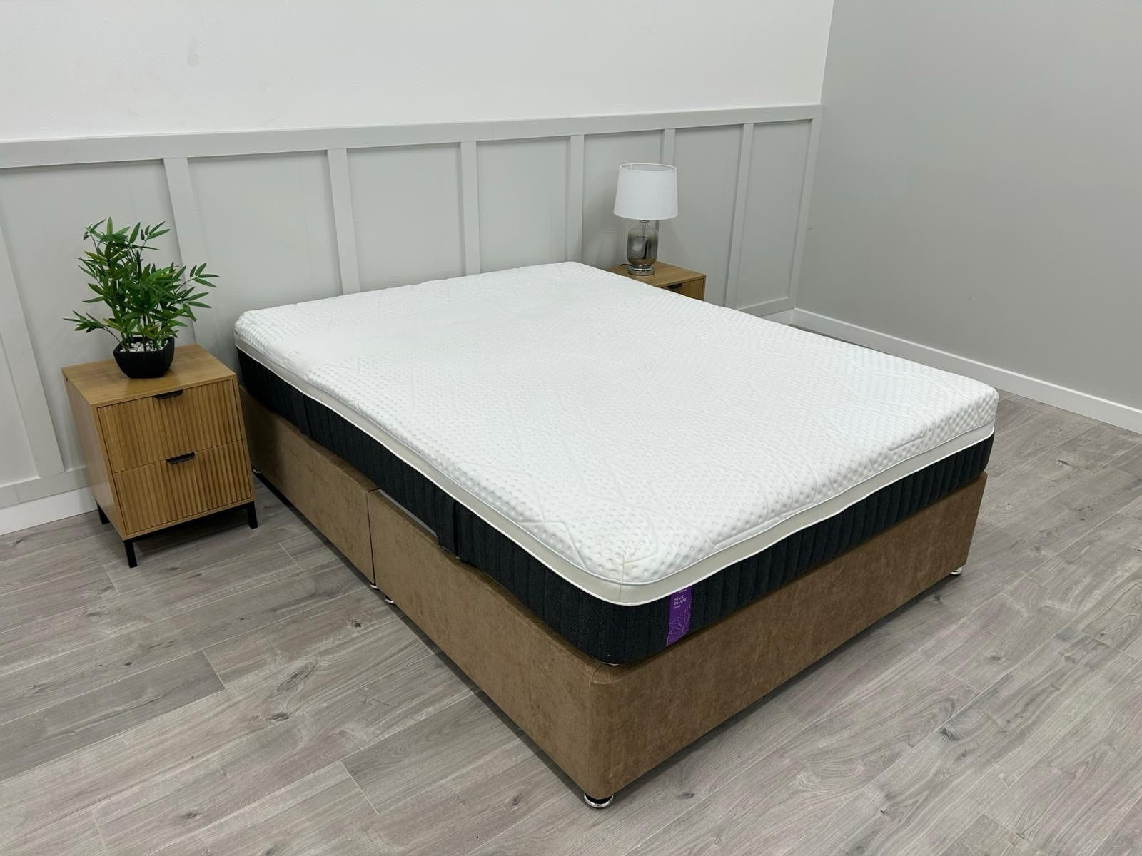 Emma Mattress Helix Hybrid Deluxe 4Ft 6 Double    RRP £1599