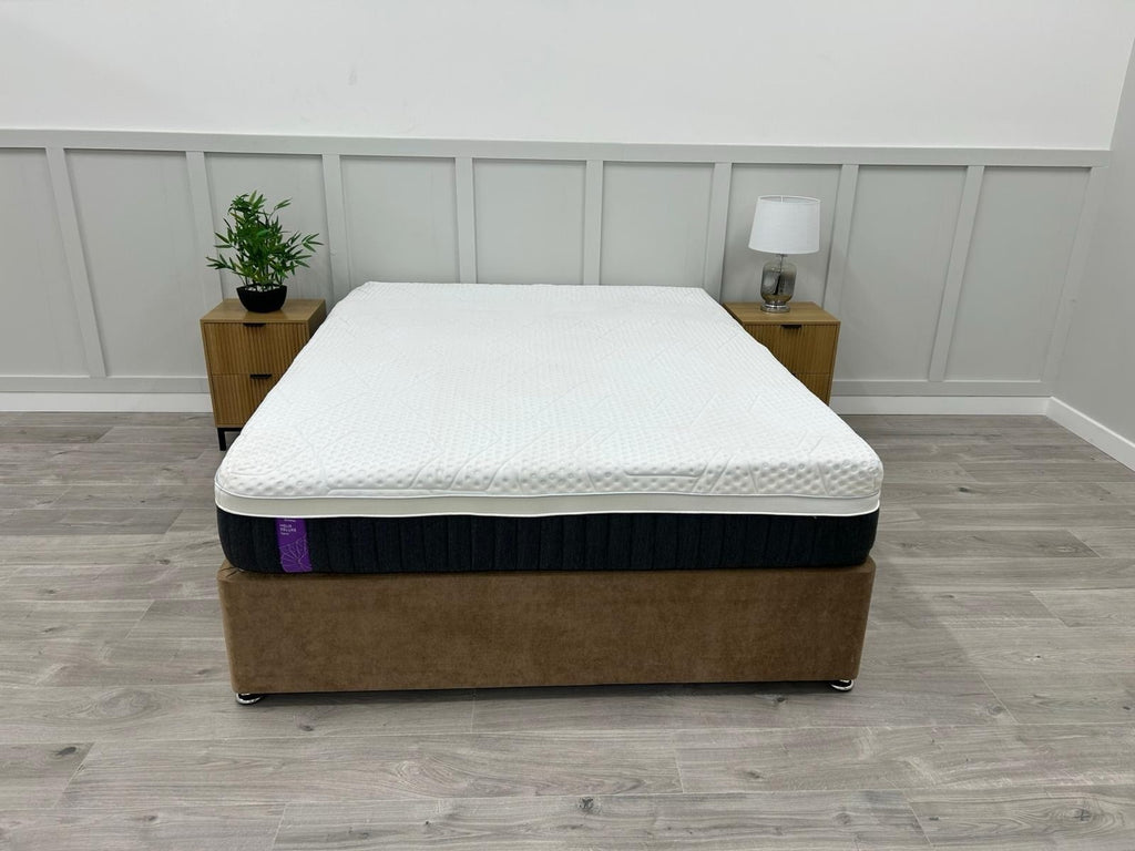 Emma Mattress Helix Hybrid Deluxe 4Ft 6 Double    RRP £1599