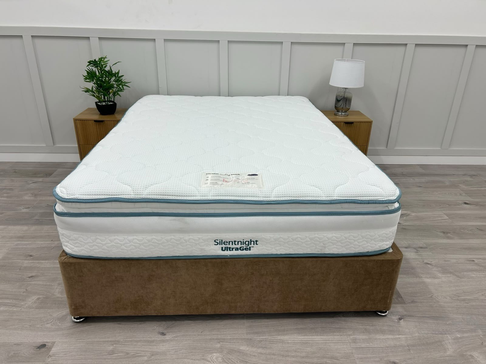 SilentnightUltraGel Cool-to-touch 2000 Pocket Mattress 5FT Kingsize RRP £1299
