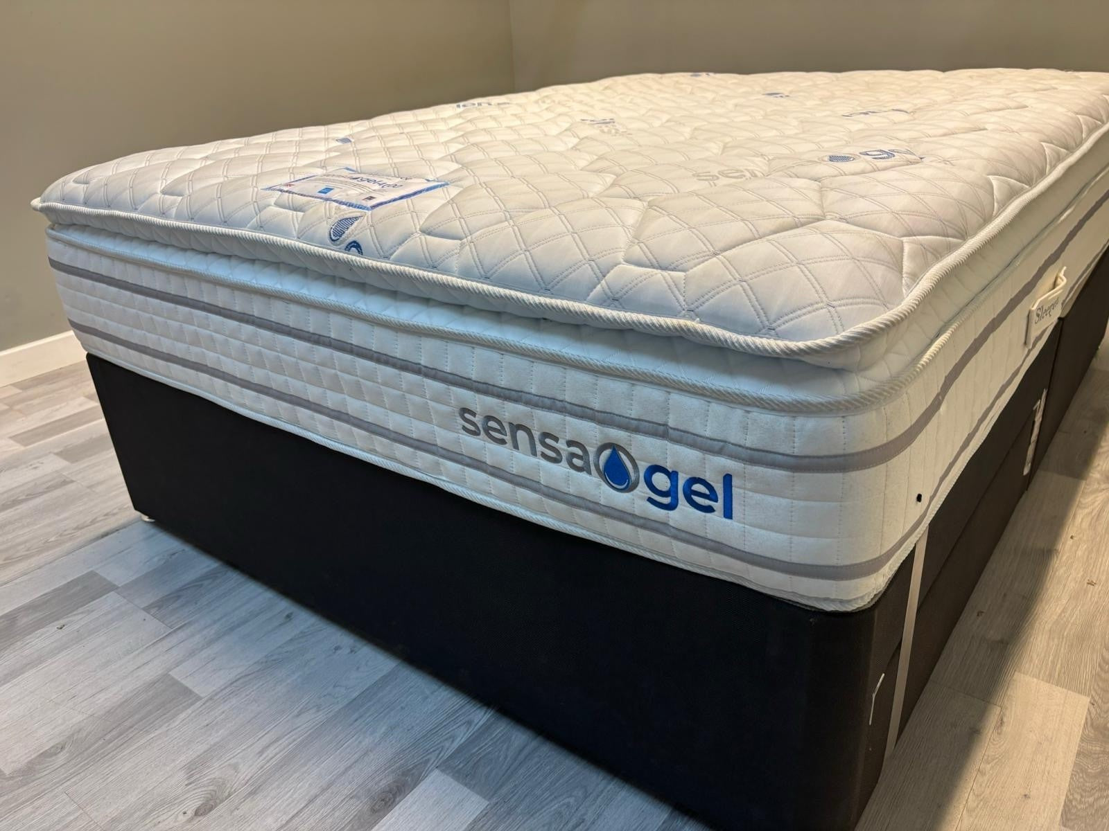 Sleepeezee SensaGel 6000 Mattress 6fT Superking RRP £2599 - Home Furniture Interiors