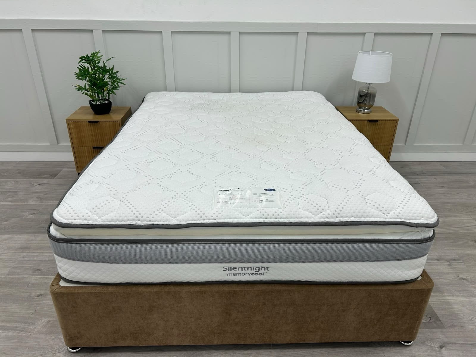 Silentnight Memory Cool 2000 Mattress 5FT Pillowtop RRP £875