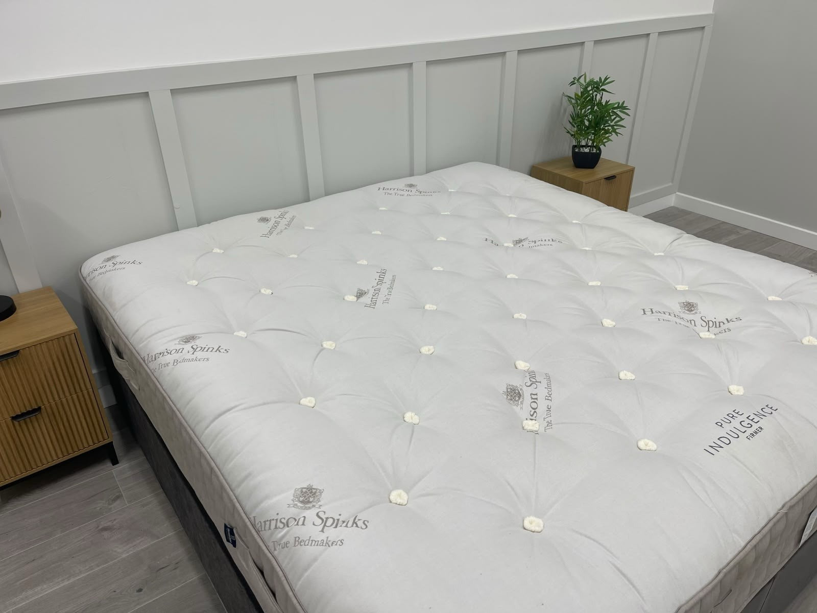 Harrison Spinks Pure Indulgence Mattress 6FT Superking Firmer RRP £6599
