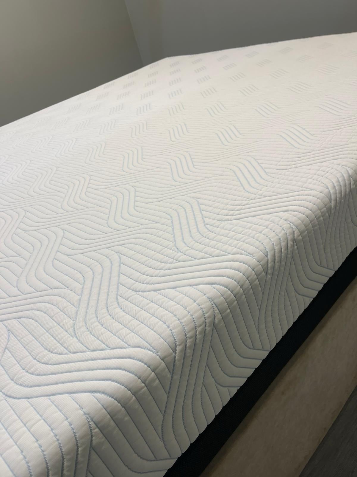 TEMPUR Pro Plus Smartcool Medium 6FT Superking Mattress - RRP £2795 - Home Furniture Interiors