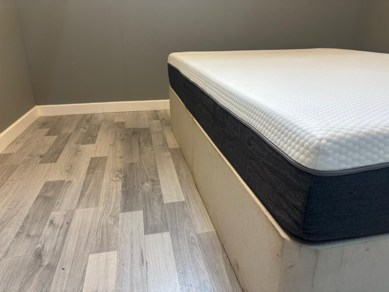 OTTY Hybrid Mattress 5FT Kingsize RRP £749 23cm Deep Medium / Firm
