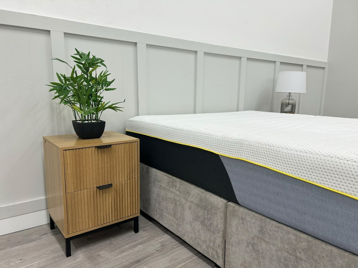 Mlily Premier 2000 Ortho Double Mattress, 4ft 6 inch size, firm support, with a close-up of the mattress surface and stitching details.