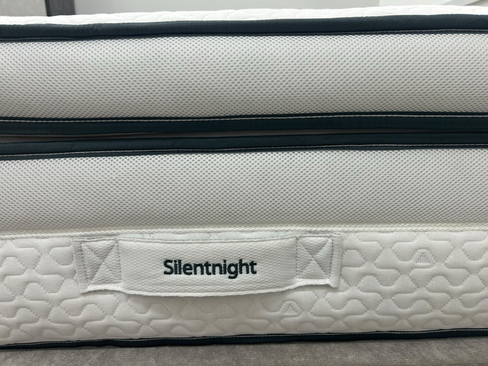 Silentnight Ultra Gel 2000 Box Top  6 Double RRP £1499
