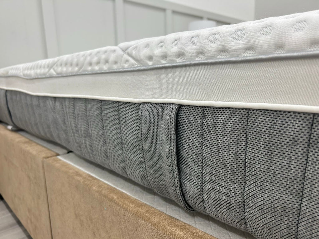 Emma Mattress Smart Hybrid Deluxe Mattress 4FT 6 Double RRP £1199