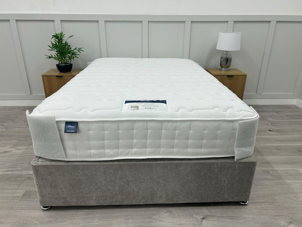 Silentnight 2800 Pocket Luxury Mattress 4FT Double RRP £995