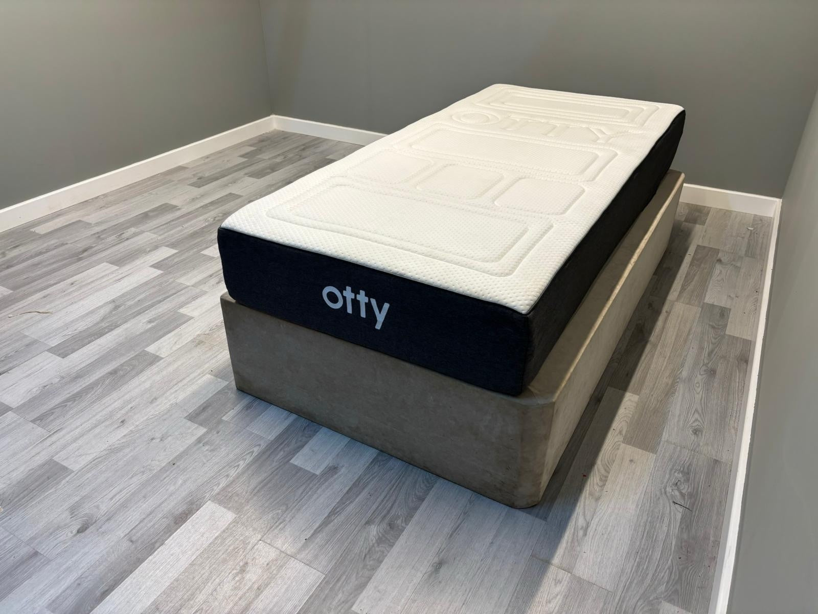 OTTY Original Hybrid Mattress 3FT Single RRP £479 Medium Firm