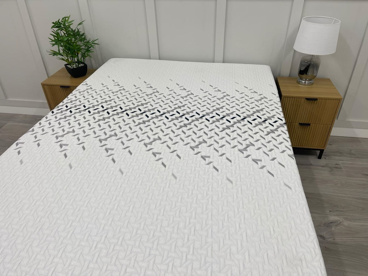 Nectar Ultra Cool Hybrid Mattress 4FT 6 Double RRP £1099