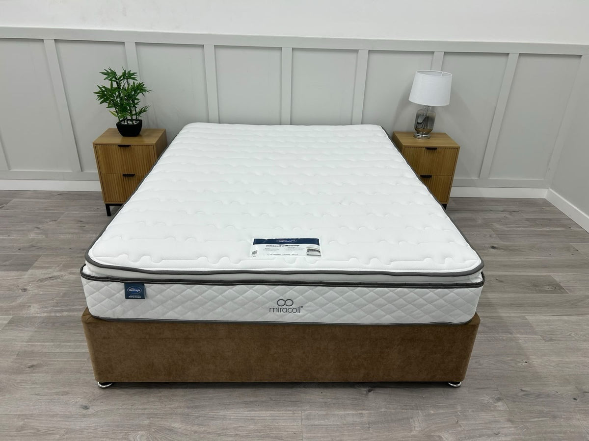 Silentnight Mircoil Pillow Top Mattress 5FT Kingsize  RRP £1099