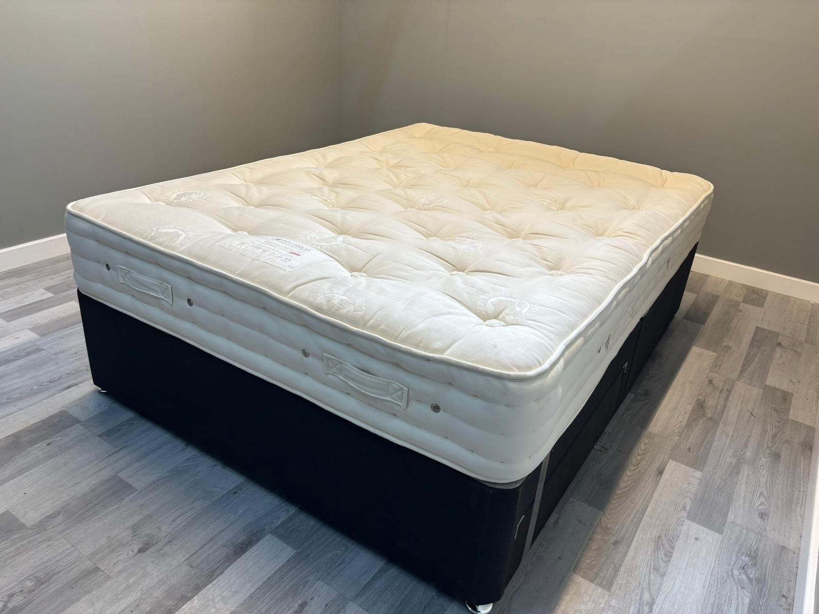 Hypnos Luxurious Earth 04 Kingsize 5FT Mattress - RRP £3299 Medium - Home Furniture Interiors