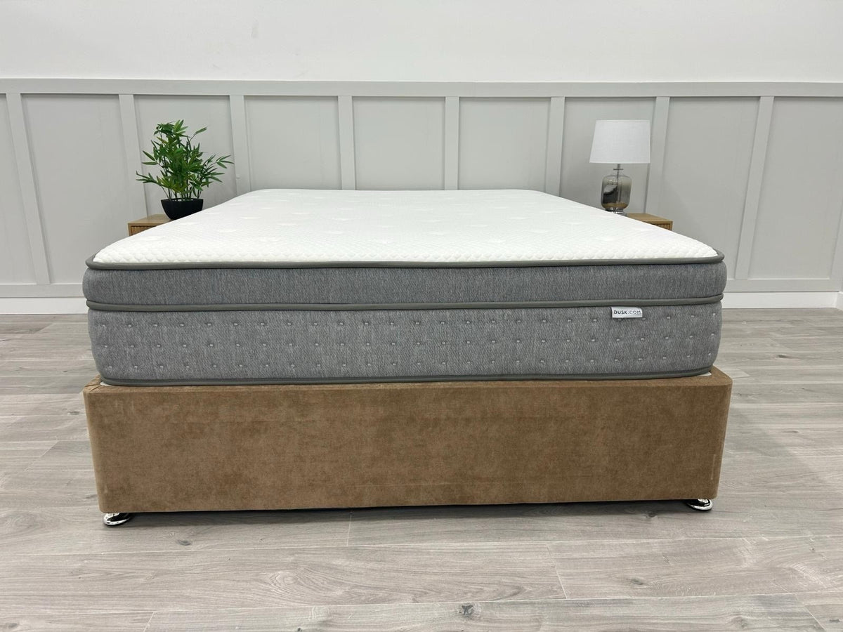 Dusk 4000 Pocket Hybrid 5FT Kingsize Mattress RRP £899