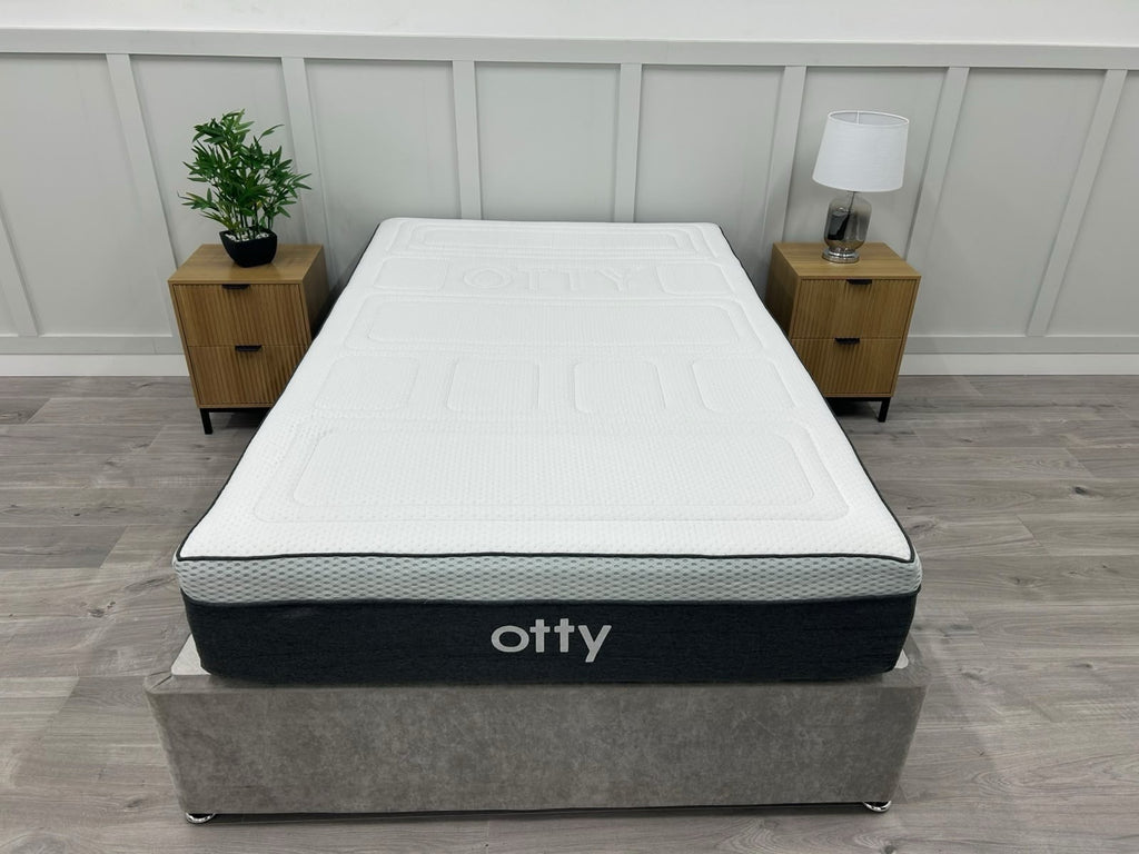 OTTY Bamboo Hybrid 4FT Small Double Mattress RRP £749  Medium / Firm