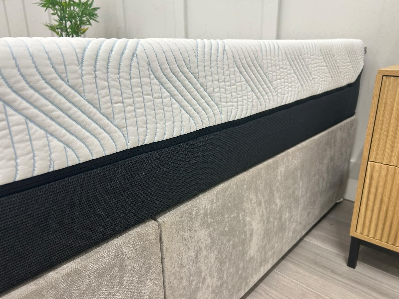 TEMPUR Pro Plus SmartCool Medium 4FT 6 Double Mattress RRP £2499 A