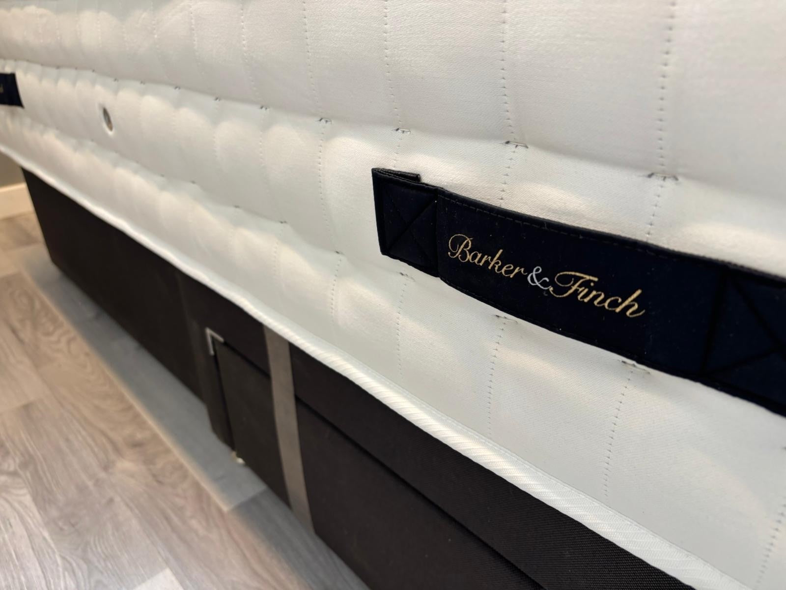 Barker And Finch EU Kingsize 160cm Zip & Link 5500 Pocket Mattress RRP £1699