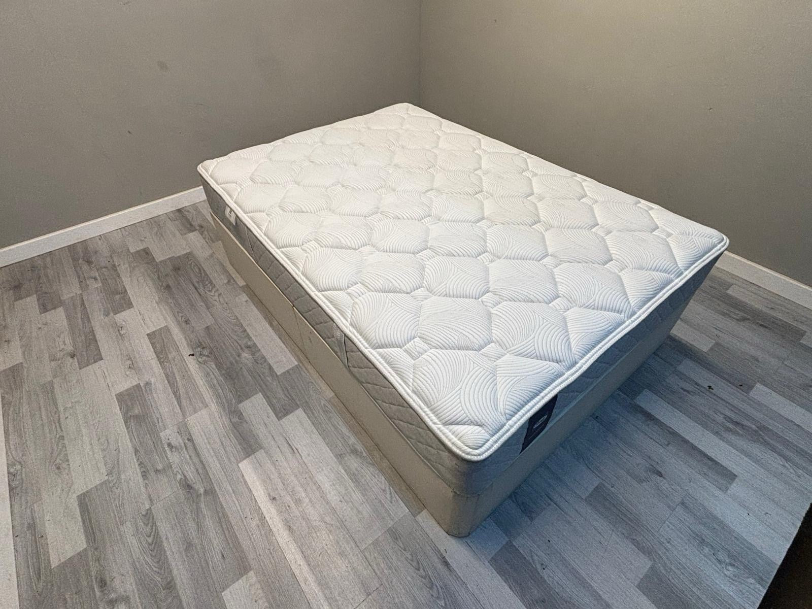 Sealy Claremont Memory Advantage Mattress 4FT 6 Double, Medium RRP £699 - Home Furniture Interiors