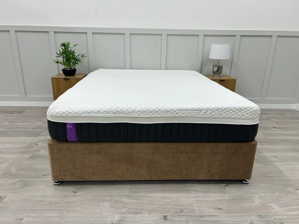 Emma Mattress Helix Hybrid Deluxe 4Ft 6 Double    RRP £1599
