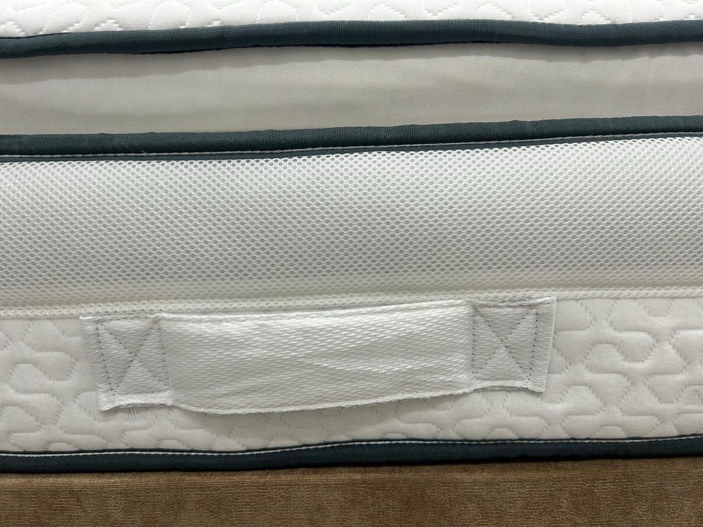 Silentnight Ultra Gel Miracoil Pillowtop 5FT Kingsize Mattress RRP £899