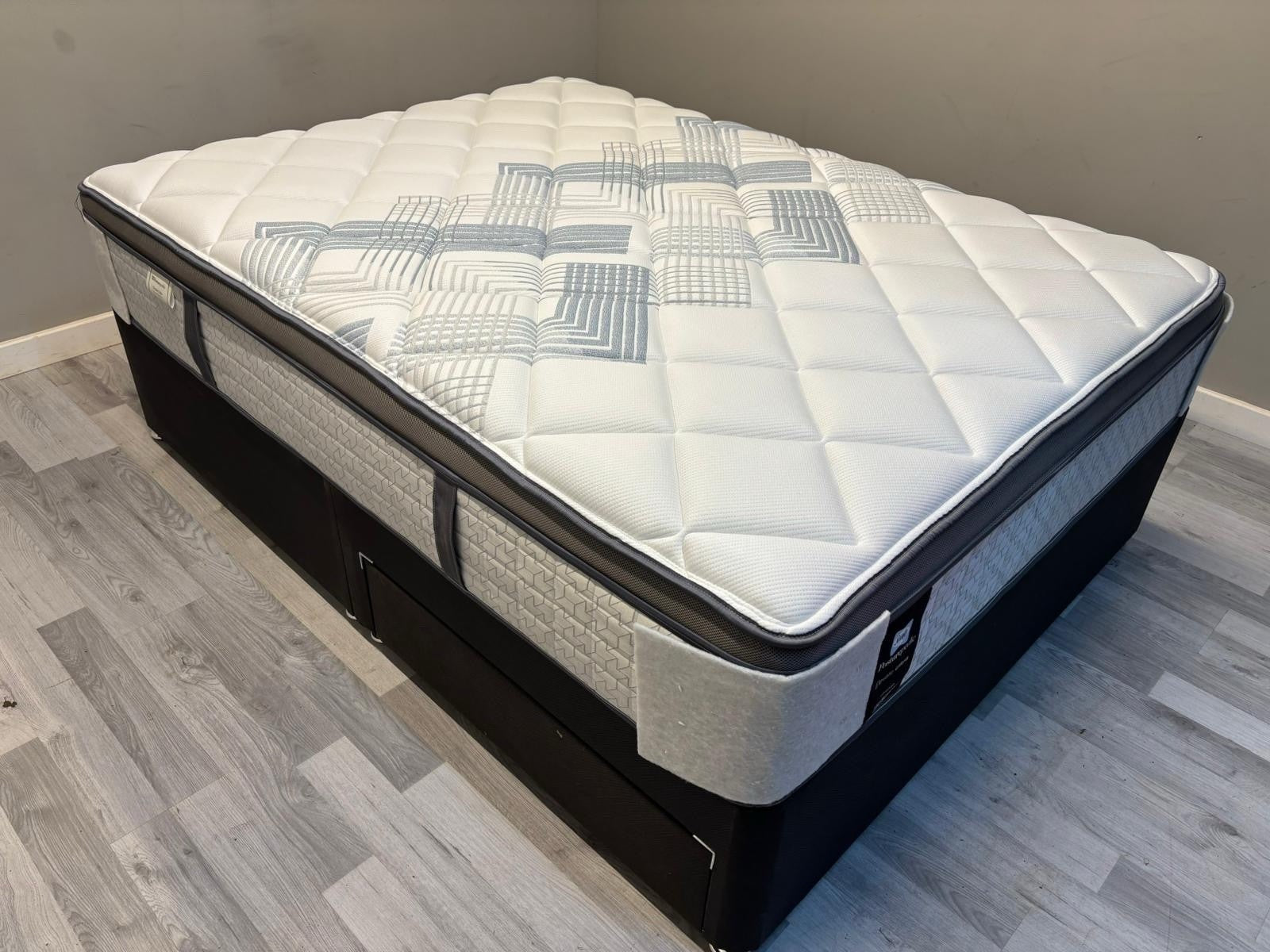 Sealy Bronte Posturepedic 5FT Kingsize Mattress Medium- RRP £2299