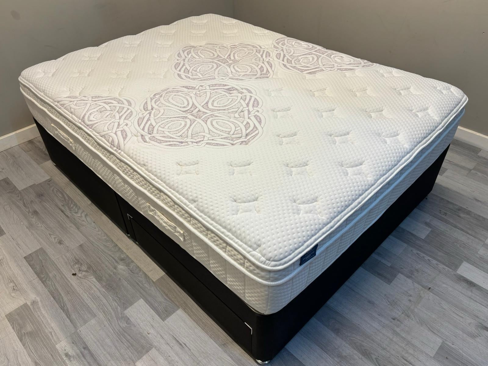 IGEL 2000 / 2050i Nanotech 5FT Kingsize Mattress - RRP £1199 Medium