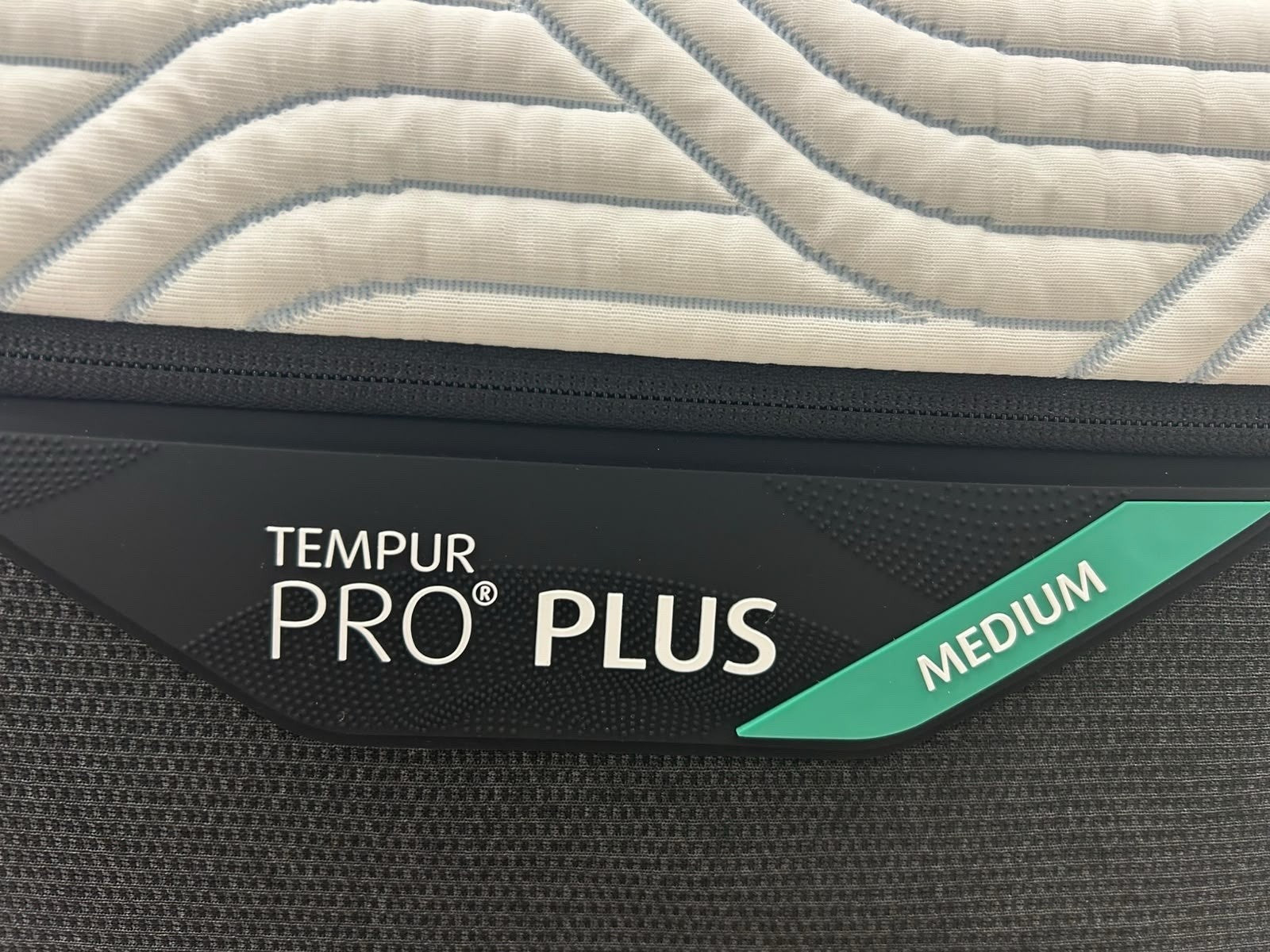 TEMPUR Pro Plus SmartCool Medium 4FT 6 Double Mattress RRP £2499 A