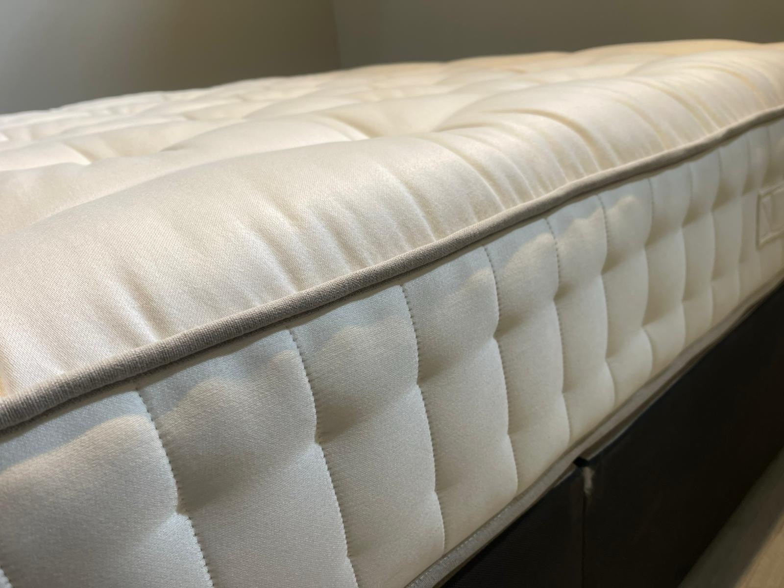 Harrison Spinks Pure Response Mattress 5FT Kingsize RRP £1399 - Home Furniture Interiors
