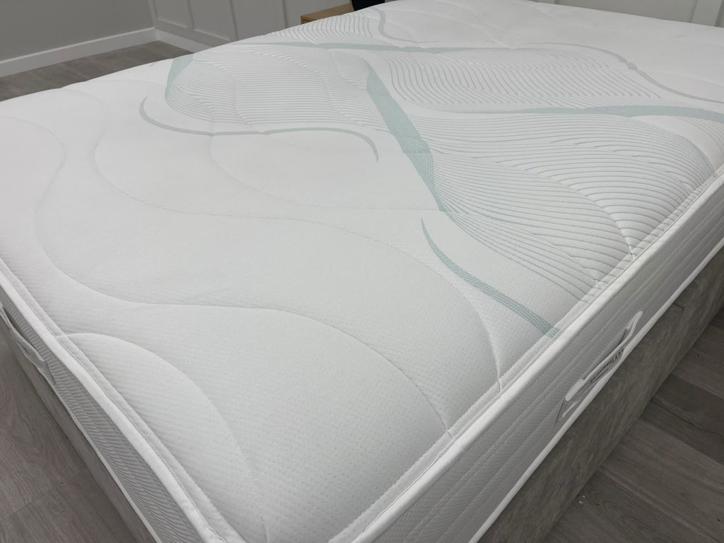 Slumberland Air 3 Mattress, 5FT Kingsize  ,  Firm - RRP £899