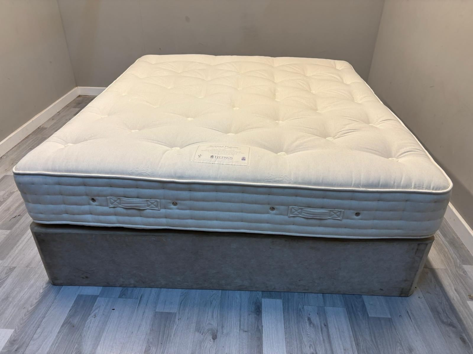 Hypnos Majestic / Emerald Medium 6FT SuperKing Mattress RRP £7299 - Home Furniture Interiors