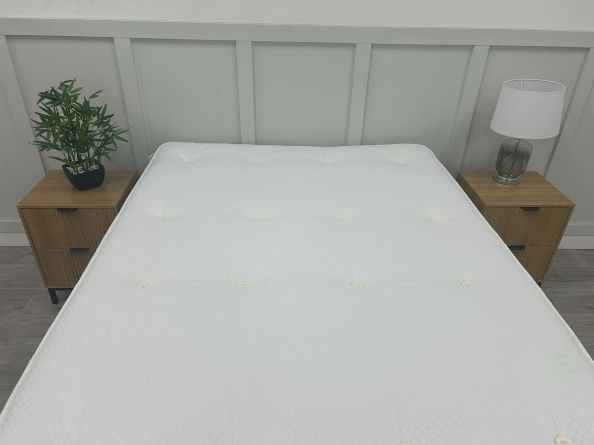 Silentnight 2000 Geltex Box Top Mattress 4FT 6 Double RRP £1099