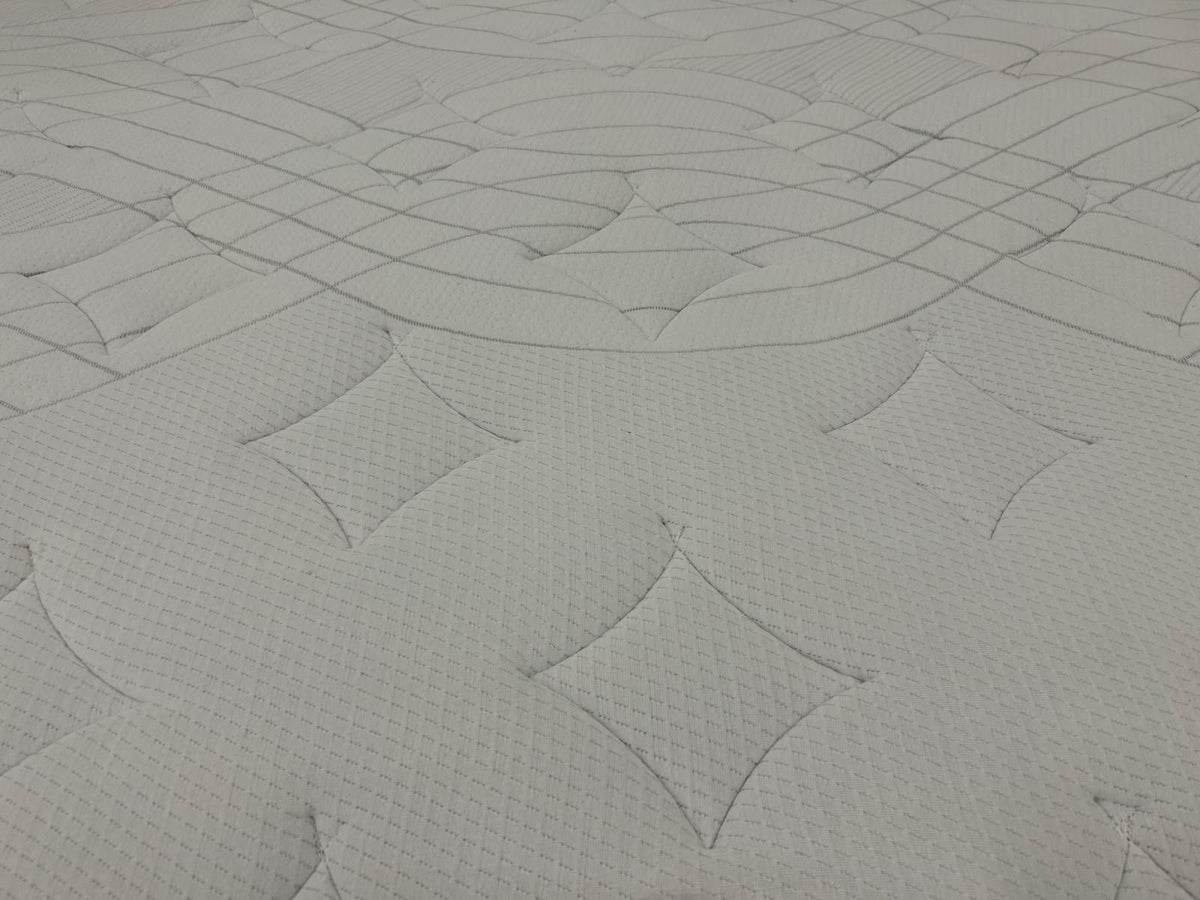 Silentnight 2500 Eco Dual Supreme Comfort Pillowtop Mattress 4FT 6 Double