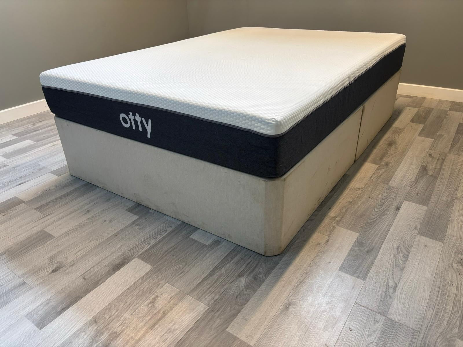 OTTY Hybrid Mattress 5FT Kingsize RRP £749 23cm Deep Medium / Firm