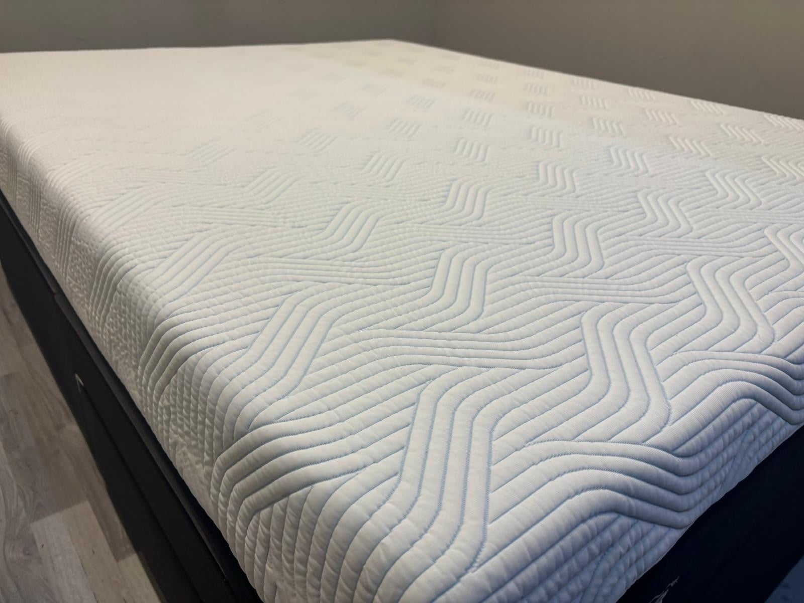 TEMPUR Pro Plus SmartCool Medium 4FT 6 Double Mattress RRP £2499 A - Home Furniture Interiors