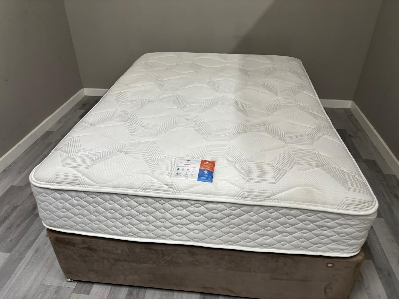 Slumberland 1400 Eco Solutions 4FT Double Mattress - RRP £899 A - Home Furniture Interiors